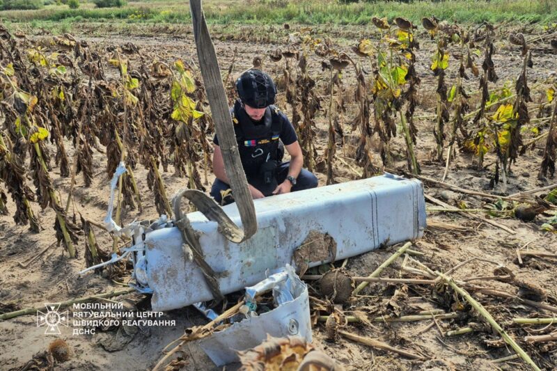 На Київщині на полі знайшли залишки ракети РФ