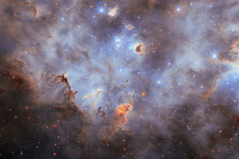 NASA показало знімок зоряного скупчення у Великій Магеллановій Хмарі