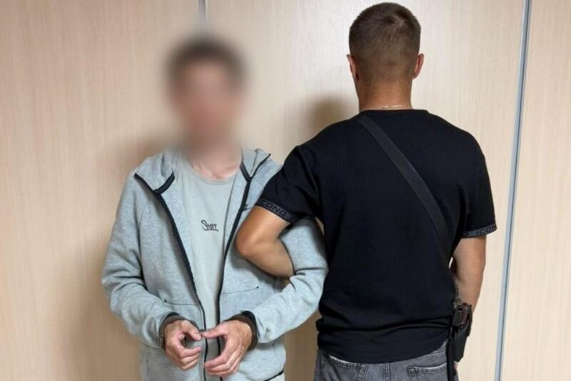 Під Харковом чоловік зґвалтував 15-річну дівчину на кладовищі