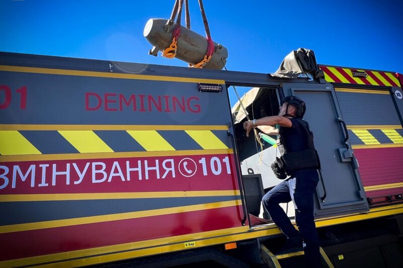 Під Києвом виявили та знешкодили бойову частину ракети