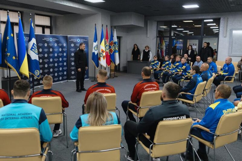 Ігор Клименко зустрівся із курсантами та ліцеїстами системи МВС – переможцями міжнародних змагань