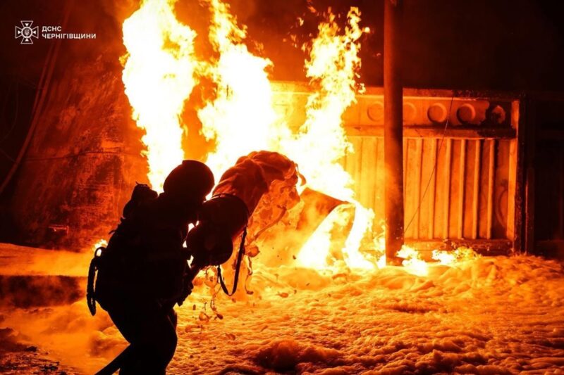 Росіяни поранили чотирьох рятувальників на Чернігівщині