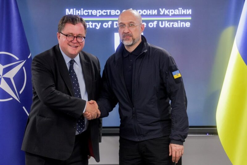 Шмигаль зустрівся з представником НАТО