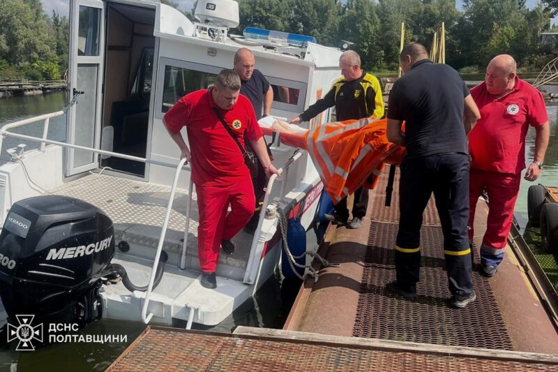 Тимчасову переправу через Дніпро організовано в Кременчуці