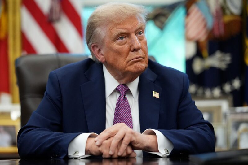 Трамп і секс-скандал. Книга Епштейна