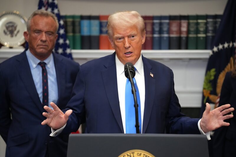 Трамп заявив, що парацетамол викликає аутизм