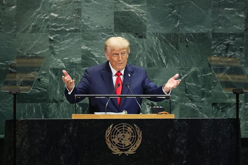Трамп заявив, що зміни клімату “не існує”