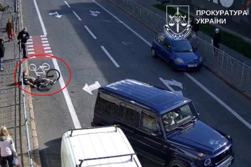 У Києві водій Mercedes побив велосипедиста до втрати свідомості