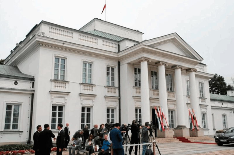У Польщі знешкодили дрон, який літав над урядовими будівлями