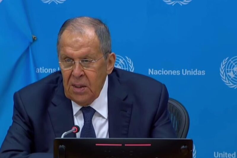 Україна винна у тому, що на неї напала РФ – Лавров