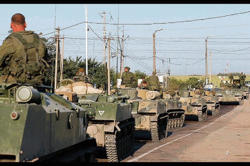 Вирішальний бій: Росія стягує колони техніки