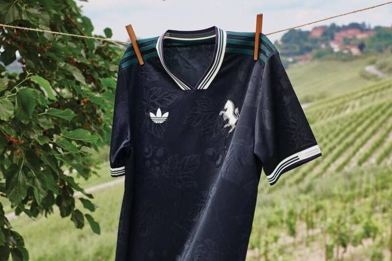 Ювентус представив третю форму сезону