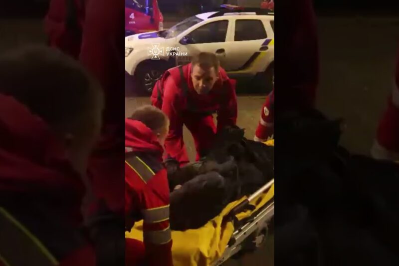 Ніч в Києві. 9 людей травмовано, 20 — врятовано внаслідок нічної російської атаки.