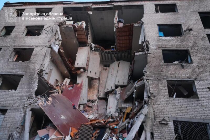 Атака на Запоріжжя: під завалами знайшли загиблого