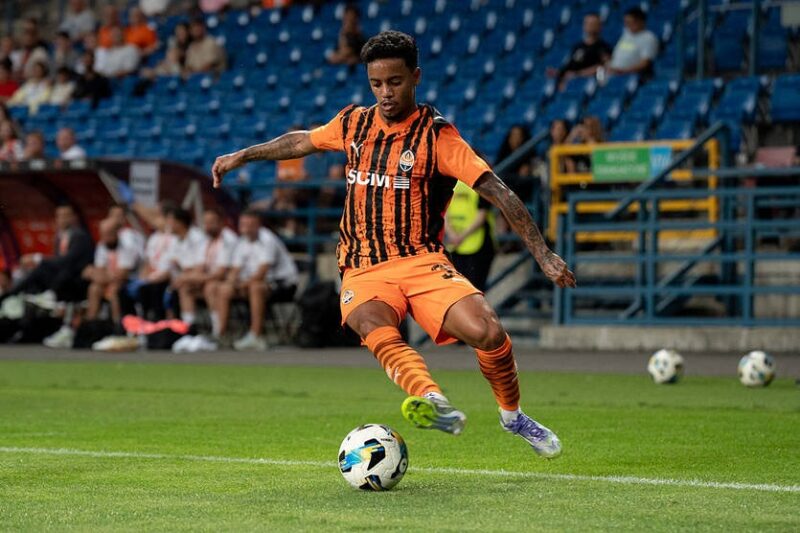 Бразильський футболіст Шахтаря знову тренується разом із партнерами