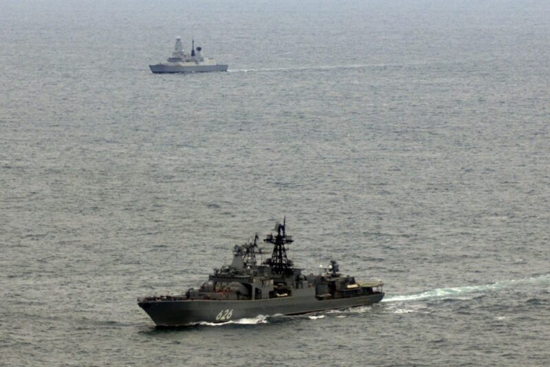 Британія перехопила російський військовий корабель у своїх водах
