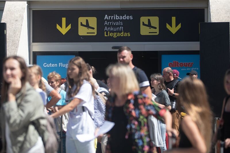 Дрон паралізував роботу аеропорту в Іспанії