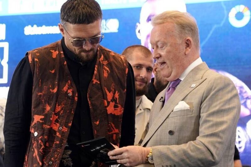 Френк Воррен висловився щодо організації поєдинку між Вордлі та Усиком