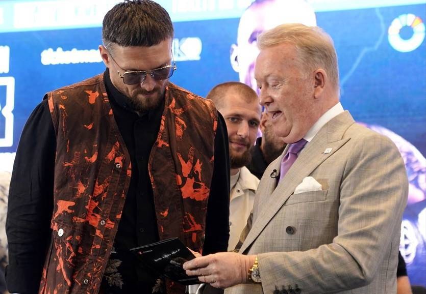 Новини спорту - Френк Воррен висловився щодо організації поєдинку між Вордлі та Усиком