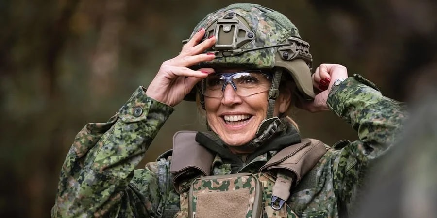 Новини культури - Королева Нідерландів Максима пройшла військові навчання