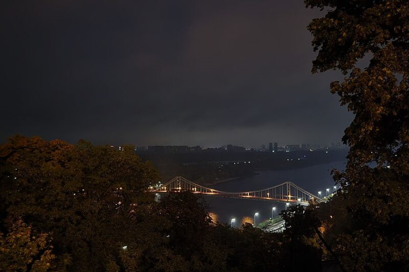 На лівому березі Києва відновили електропостачання