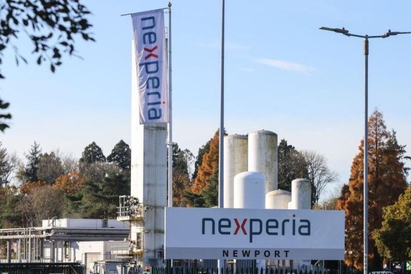 Нідерланди взяли під контроль виробника чипів, що належить Китаю