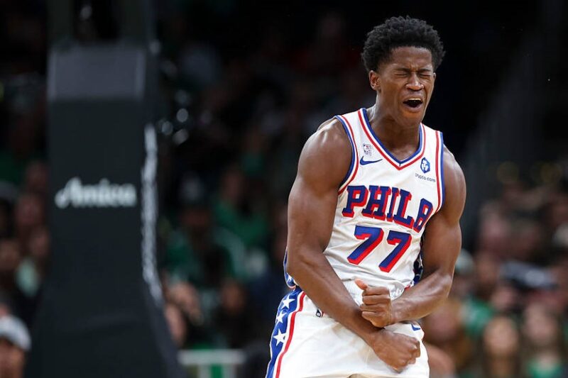 Новачок Філадельфії трощить усіх у дебюті