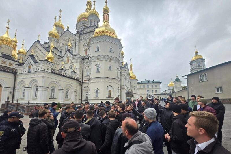 Поліція розслідує провокації в Почаївській лаврі під час обшуків