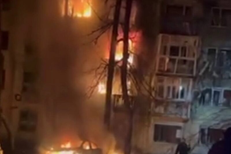 РФ атакувала Дніпропетровщину: є влучання і пожежі