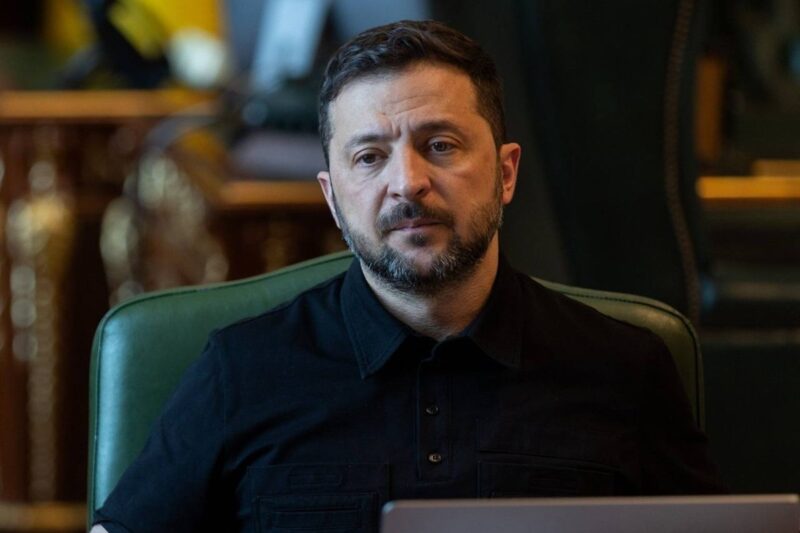 Росія продовжує отримувати іноземні деталі для своїх ракет – Зеленський