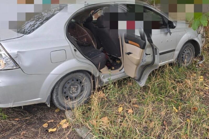 Росіяни атакували авто в Херсоні: двоє загиблих і одна поранена