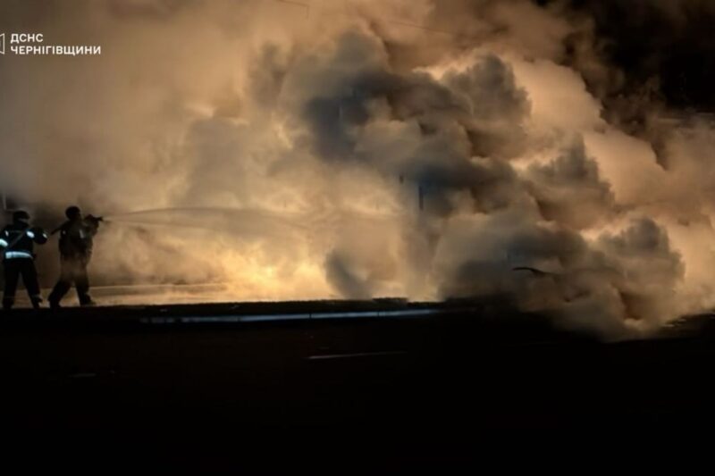 Росіяни атакували інфраструктуру в Чернігові