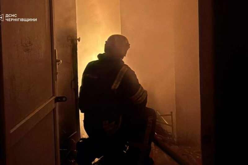 Росіяни атакували підприємство в Чернігові