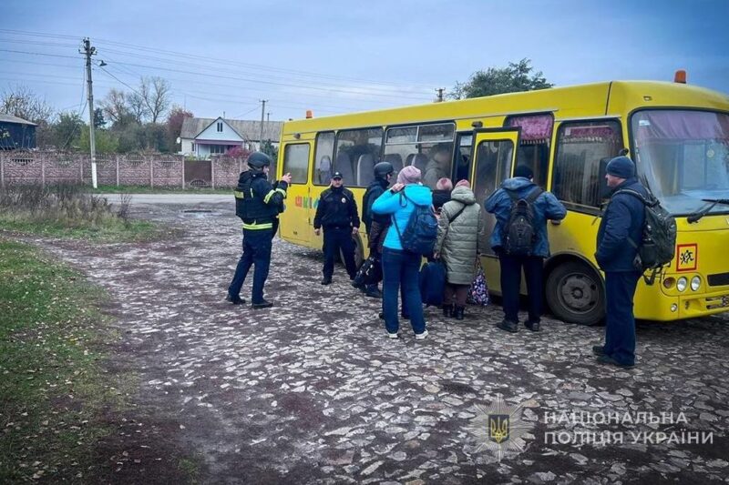 Росіяни пошкодили залізничний міст і колії на Сумщині