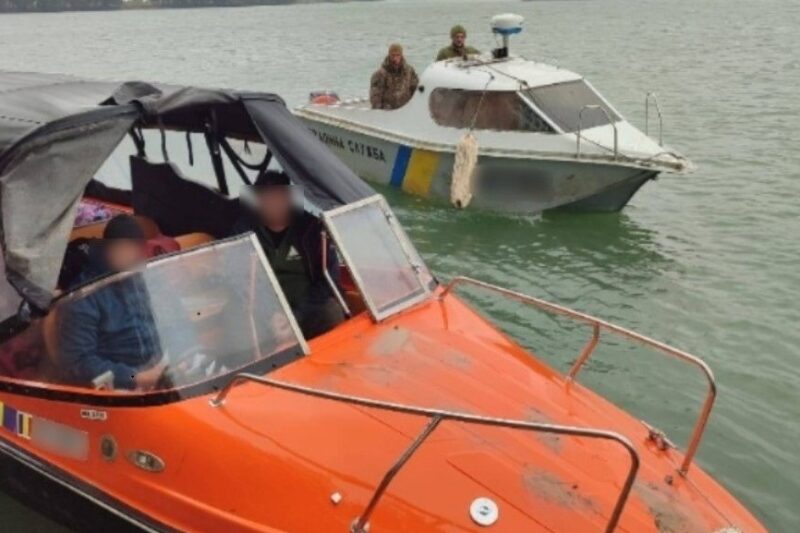 Румунські катери порушили кордон України на Дунаї