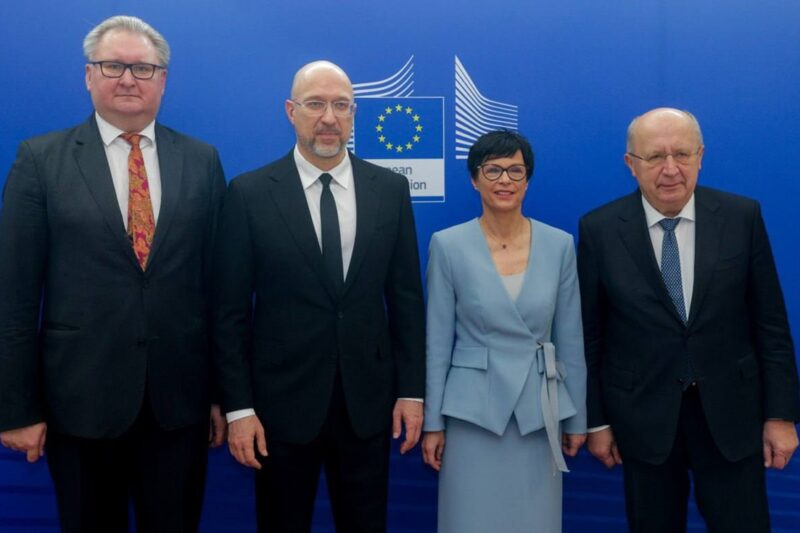 Шмигаль зустрівся з єврокомісарами в Брюсселі