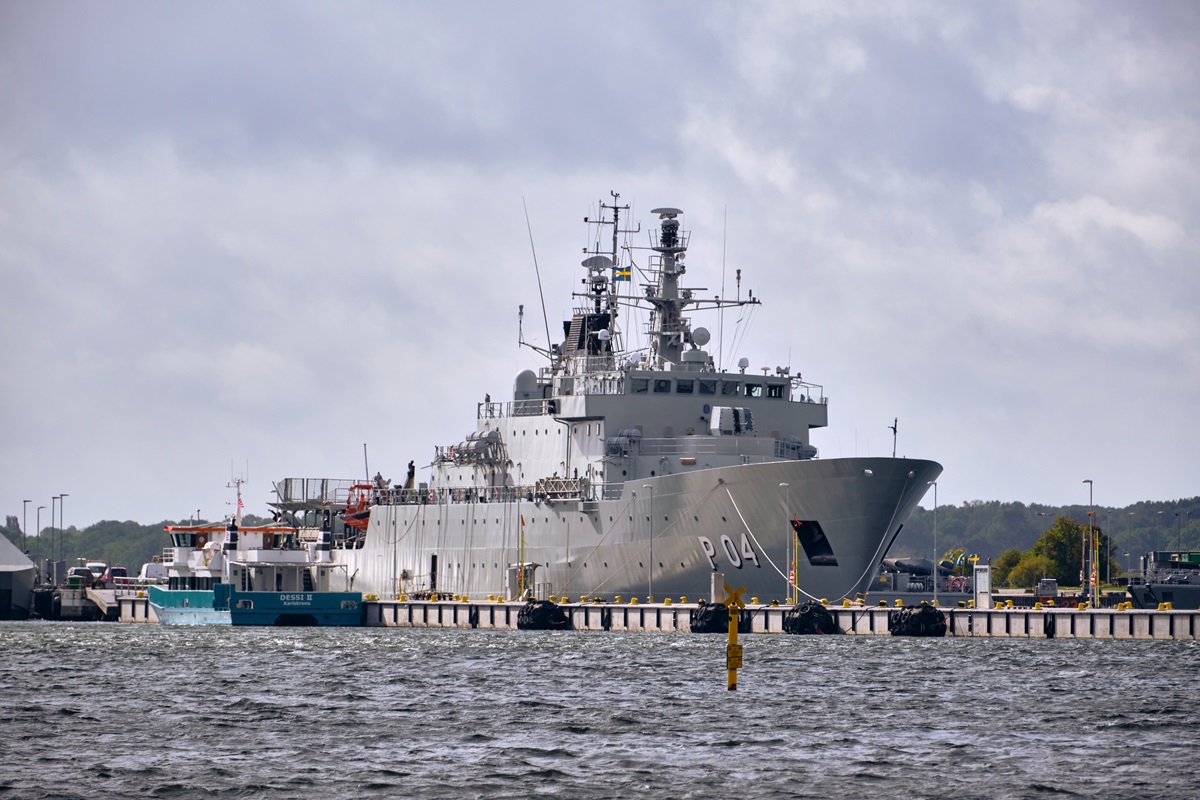 Новини світу - Шведські ВМС відстежують російську субмарину в Балтійському морі