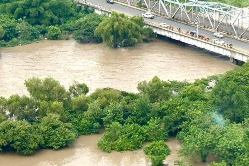 Сильні зливи в Мексиці забрали понад два десятки життів
