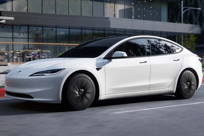 Tesla представила дві дешеві версії власних авто