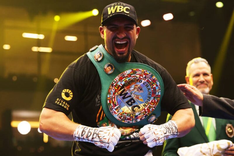 Тимчасовий чемпіон WBC націлився на бій з Усиком