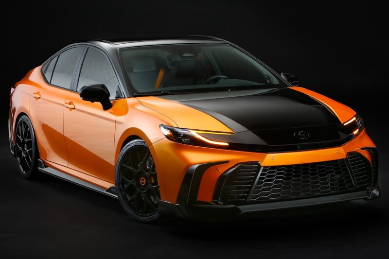 Toyota показала спортивний концепт Camry GT-S