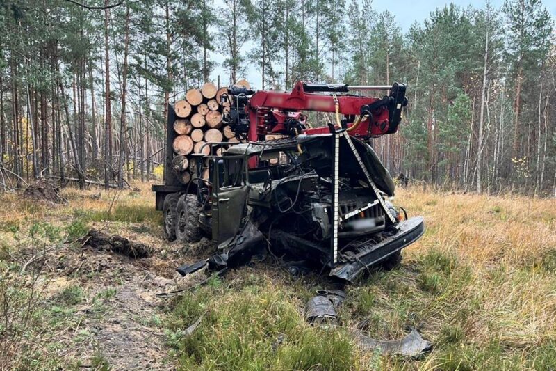 Трагедія на Житомирщині: два авто підірвались на мінах, п’ятеро загиблих