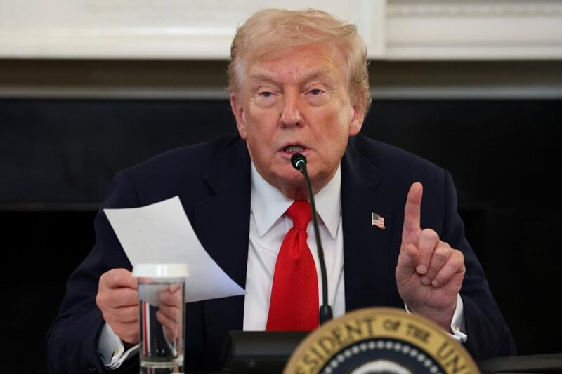 Трамп пояснив, що допомагає укладати мирні угоди