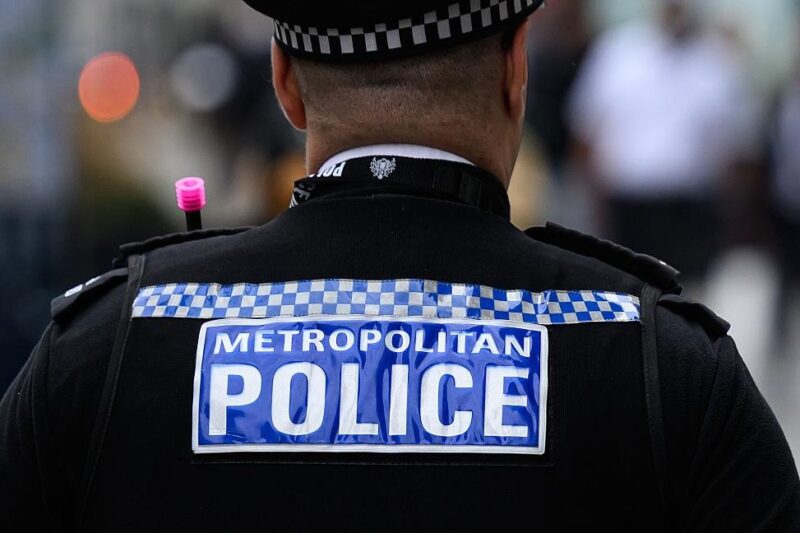 У Британії затримали трьох російських шпигунів