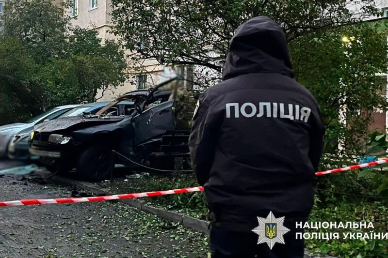 У Києві підірвали автомобіль BMW