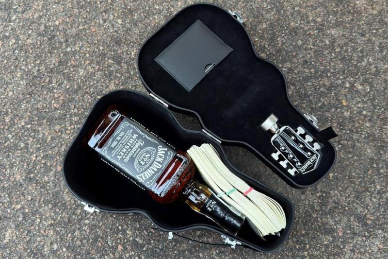 У Києві поліцейський вимагав $25 тисяч у бізнесмена