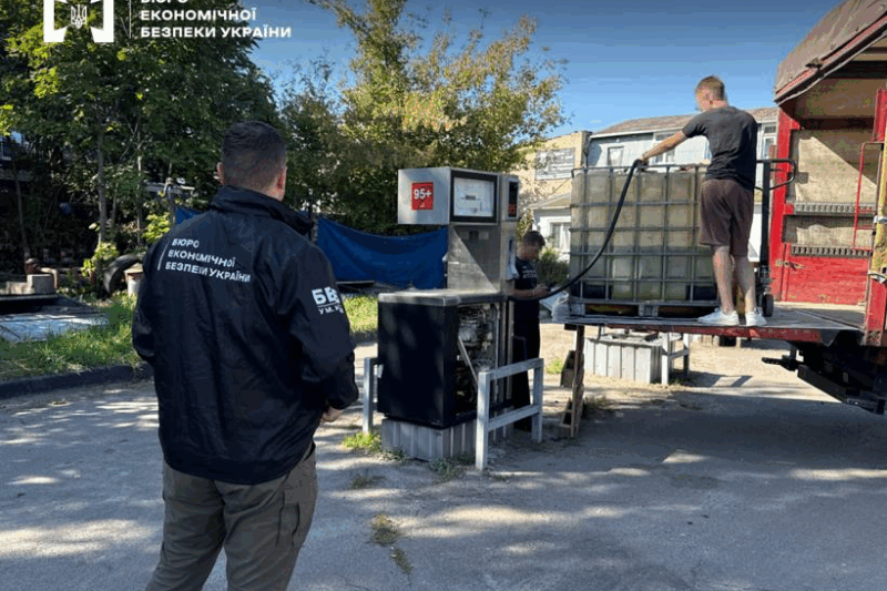 У Києві припинили діяльність підпільних АЗС