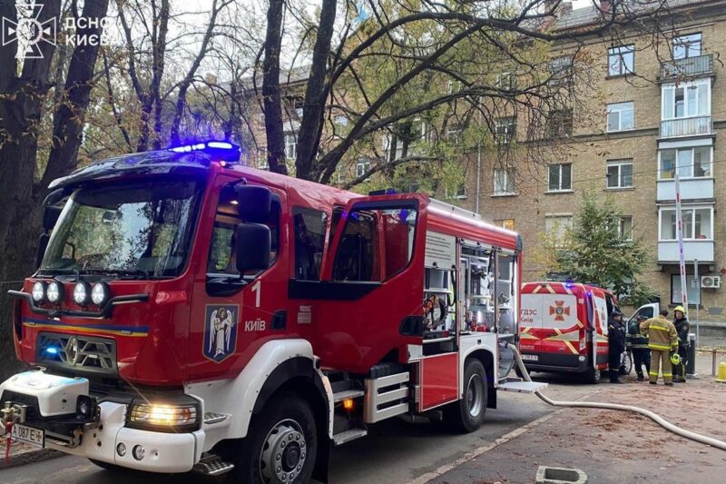 У Києві сталася пожежа в багатоповерхівці: є загиблий