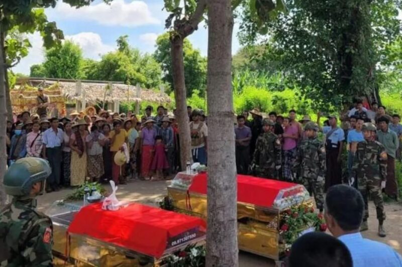 У М’янмі на антиурядовий протест скинули дві бомби: багато жертв