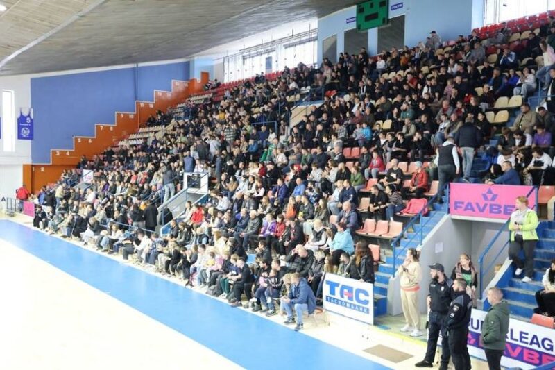 У Миколаєві вперше за час війни дивилися баскетбол